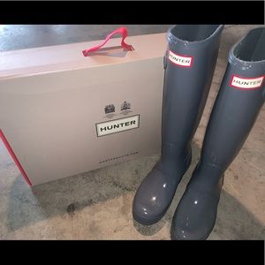 Brand New Gray Hunter Boots size 6